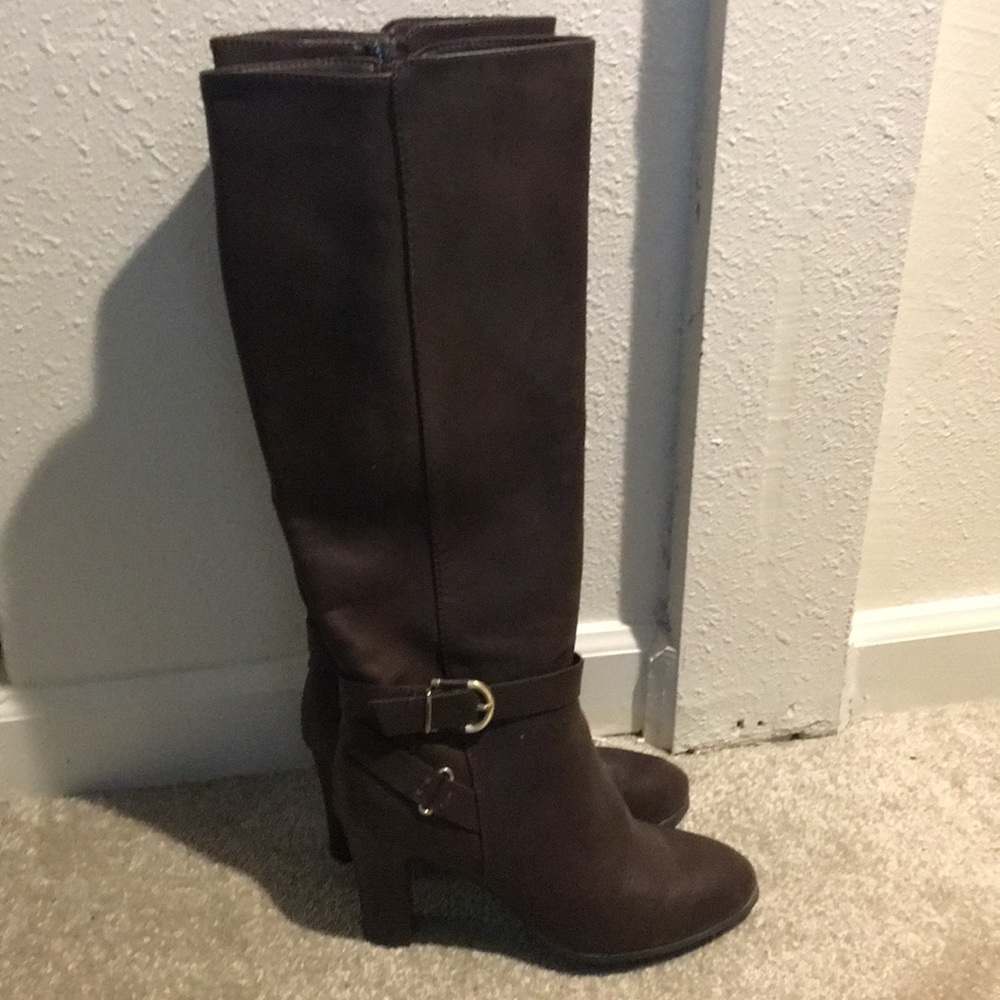 Knee high brown bass boots
